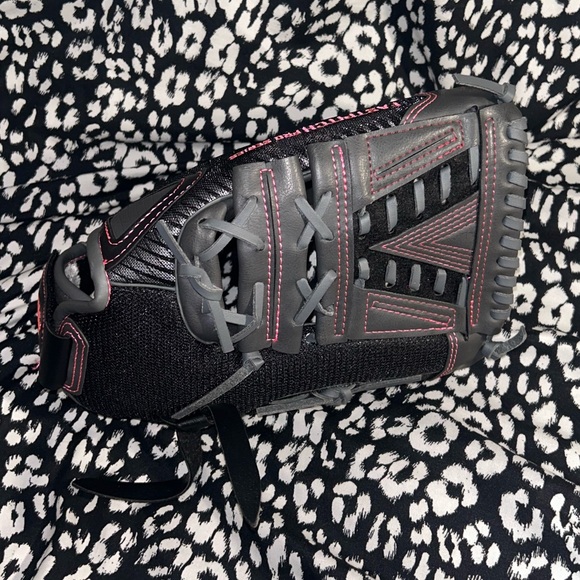 Fastpitch pro series mitt - 12” - Picture 8 of 12